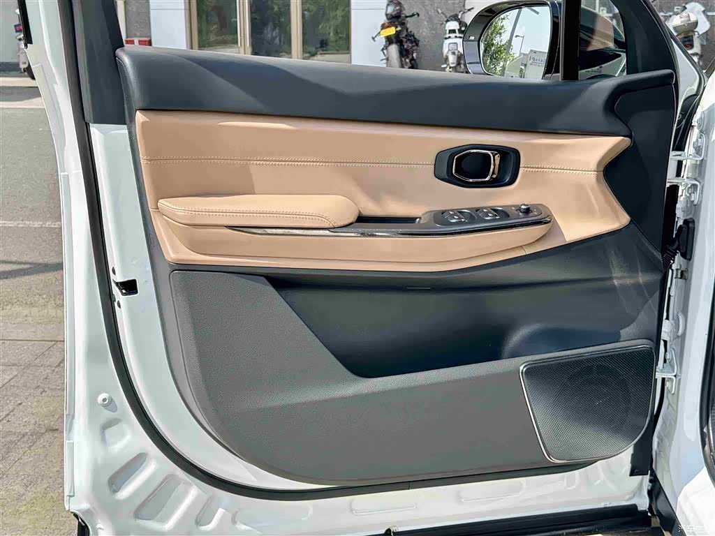 NIO ES8, 2021 9