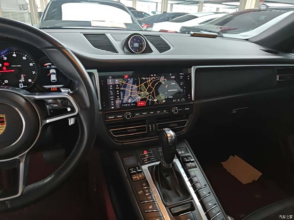 Porsche Macan, 2021 10
