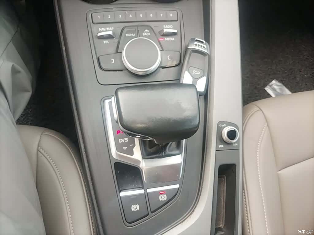 Audi A4L, 2018 14