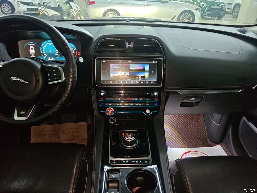 Jaguar F-PACE, 2017 13