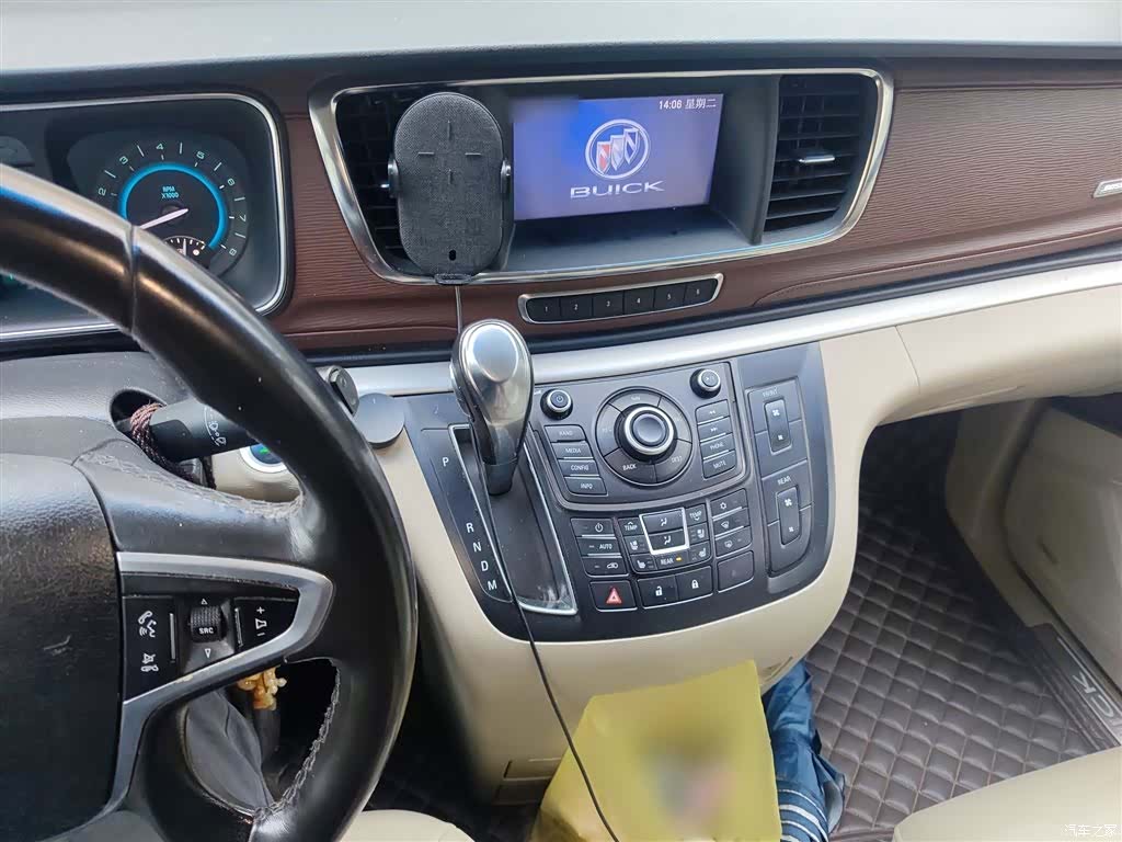 Buick GL8, 2016 6