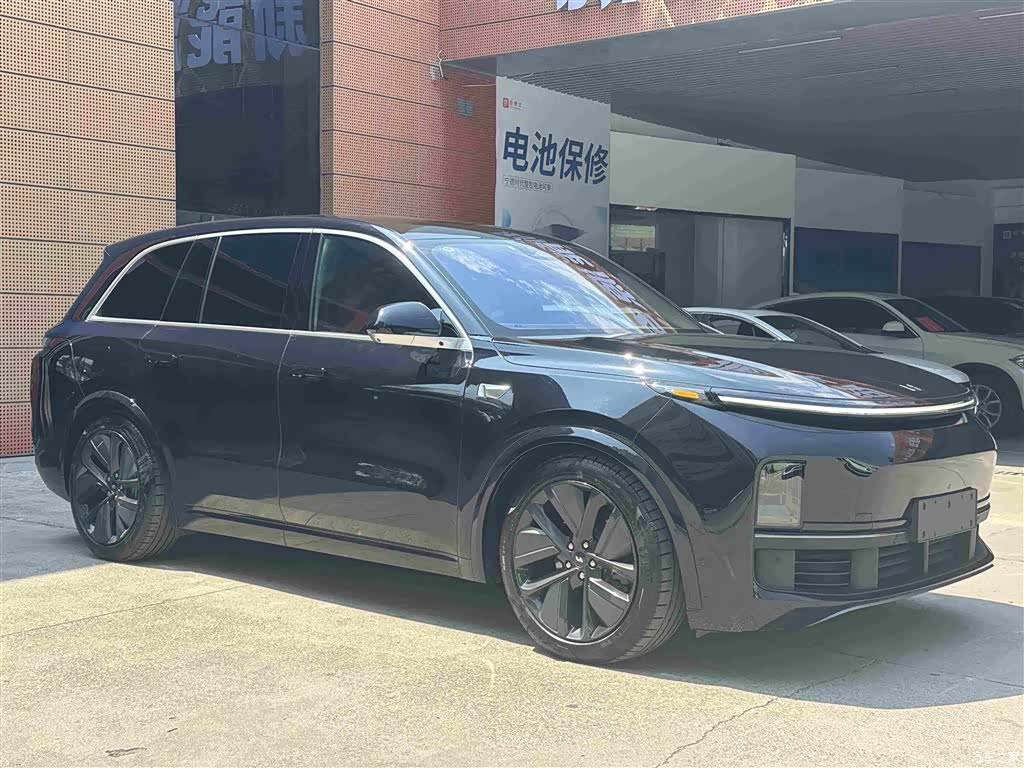 Li Auto L8, 2023 3