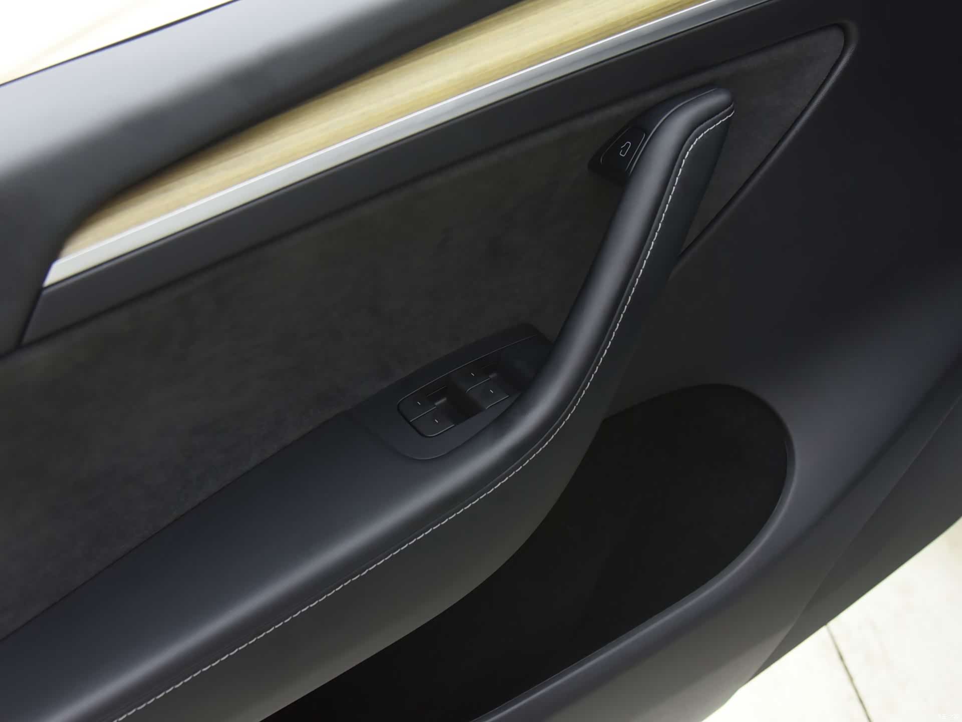 Tesla Model Y, 2023 13