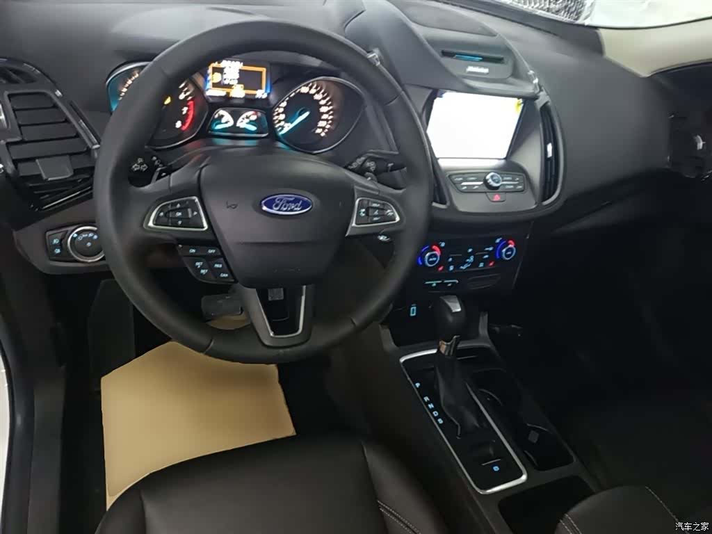 Ford Kuga, 2017 10