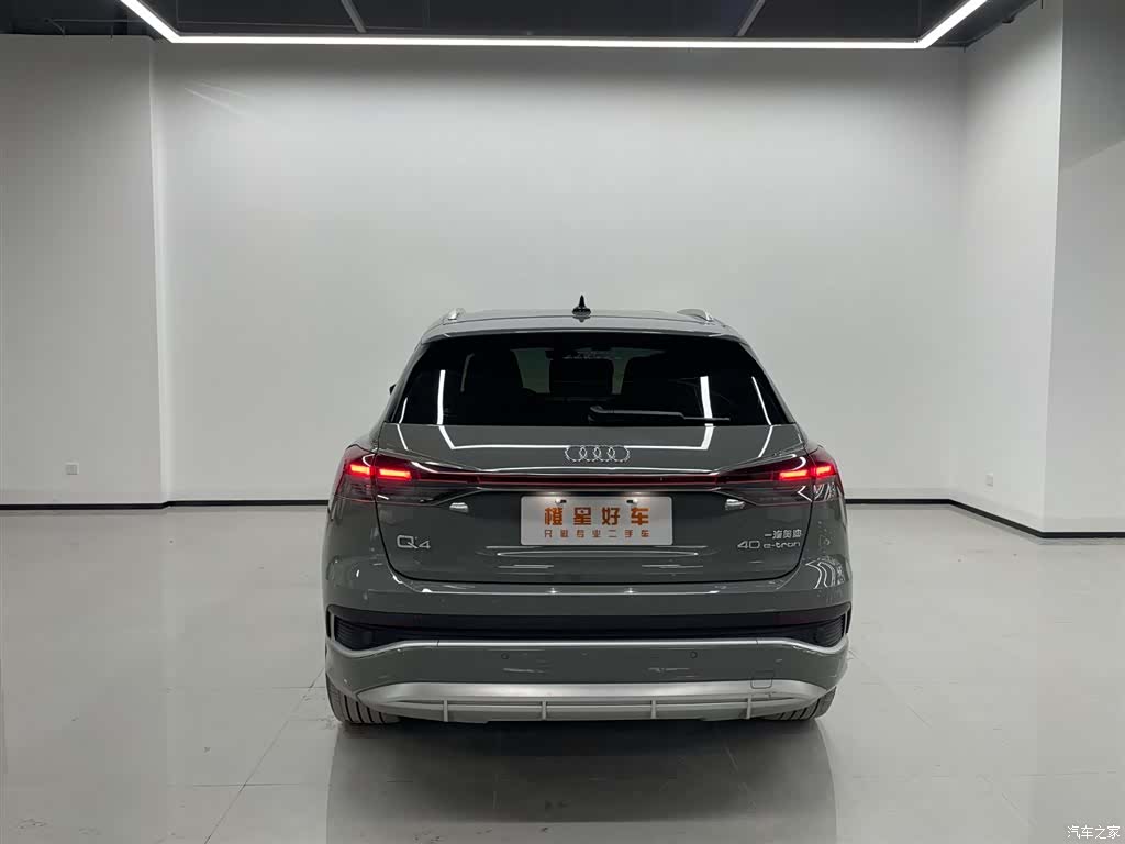 Audi Q4 e-tron, 2023 все фото