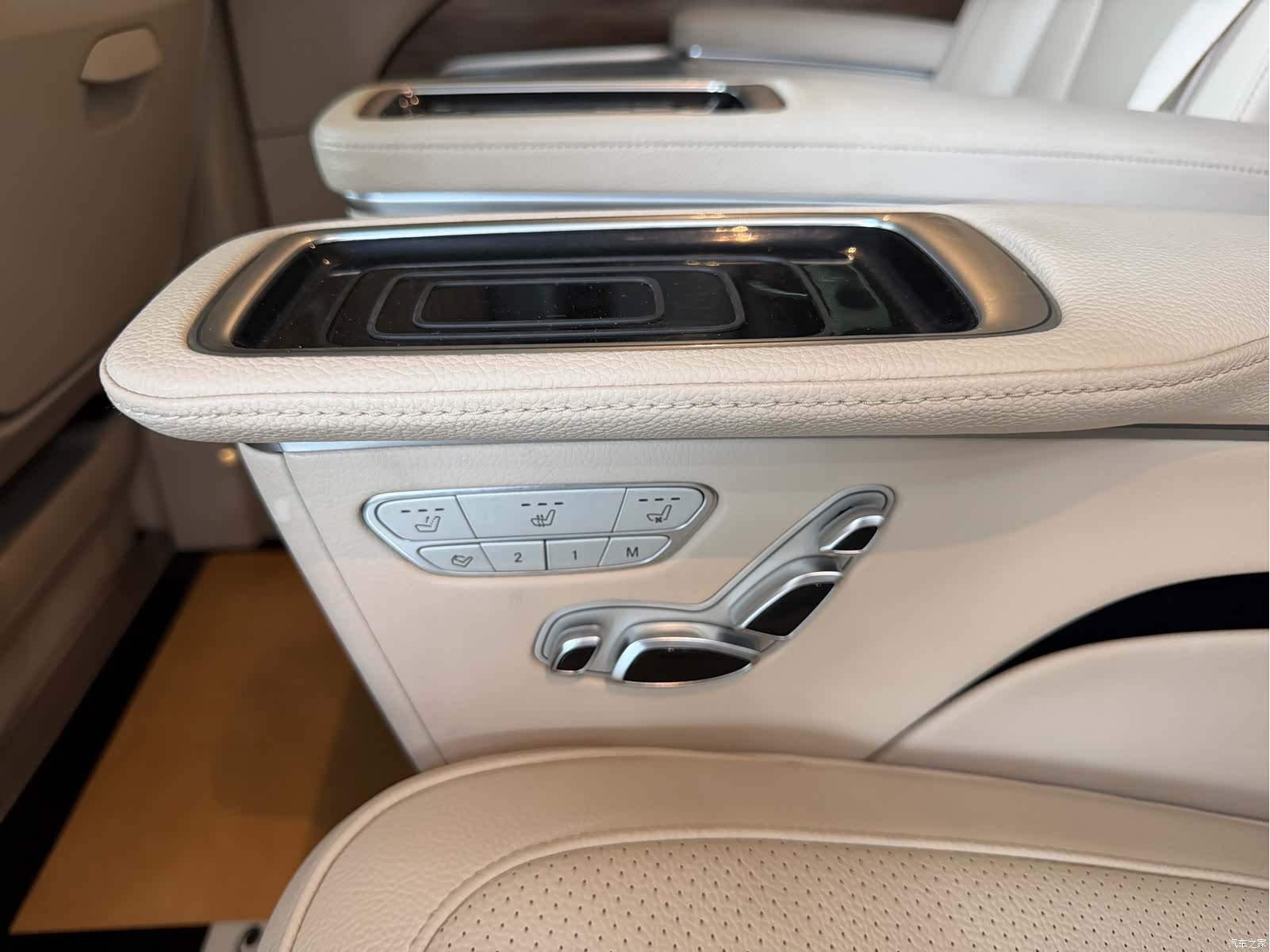 Mercedes-Benz V-Class, 2021 18