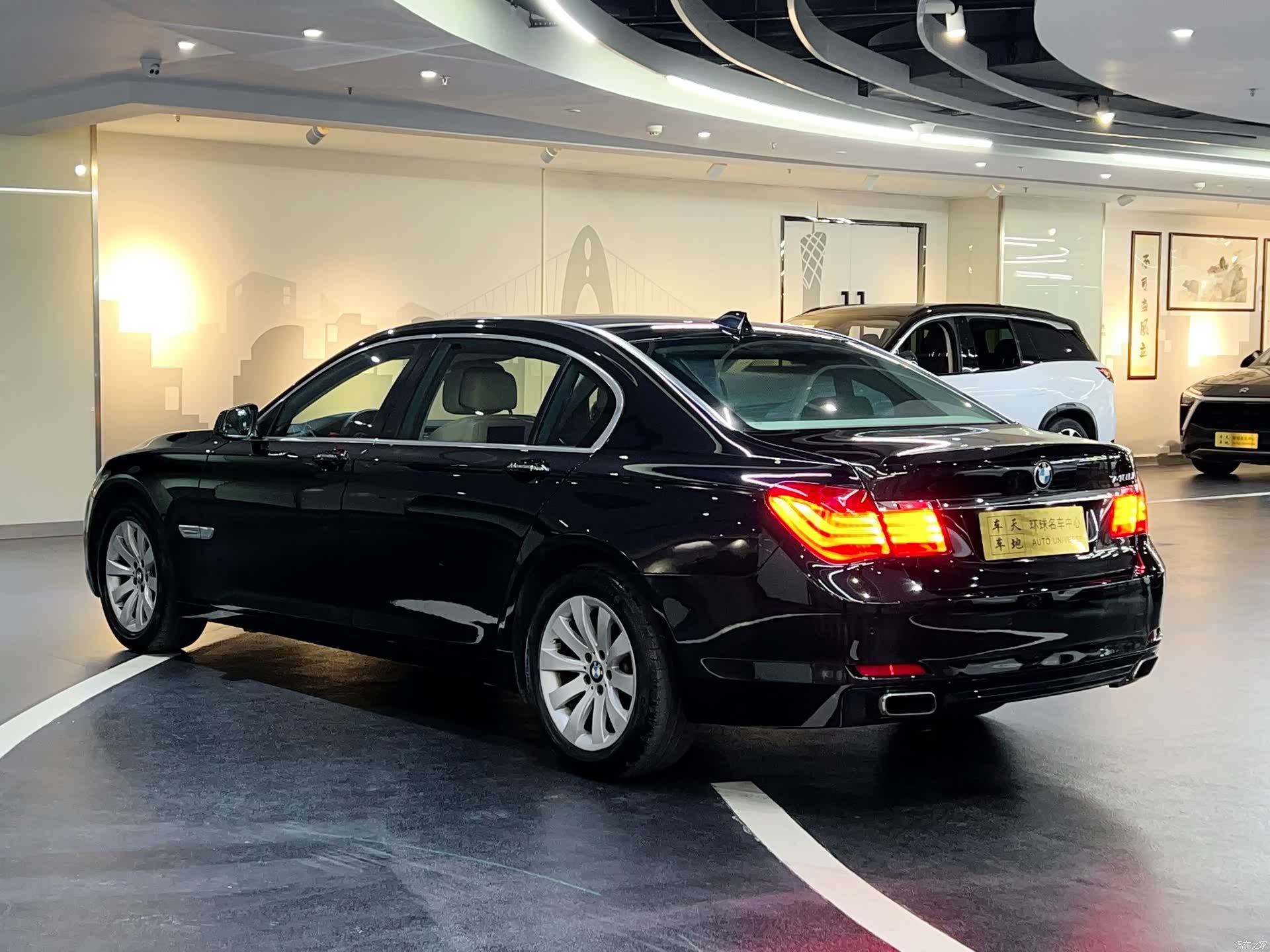 BMW 7 Series, 2011 6