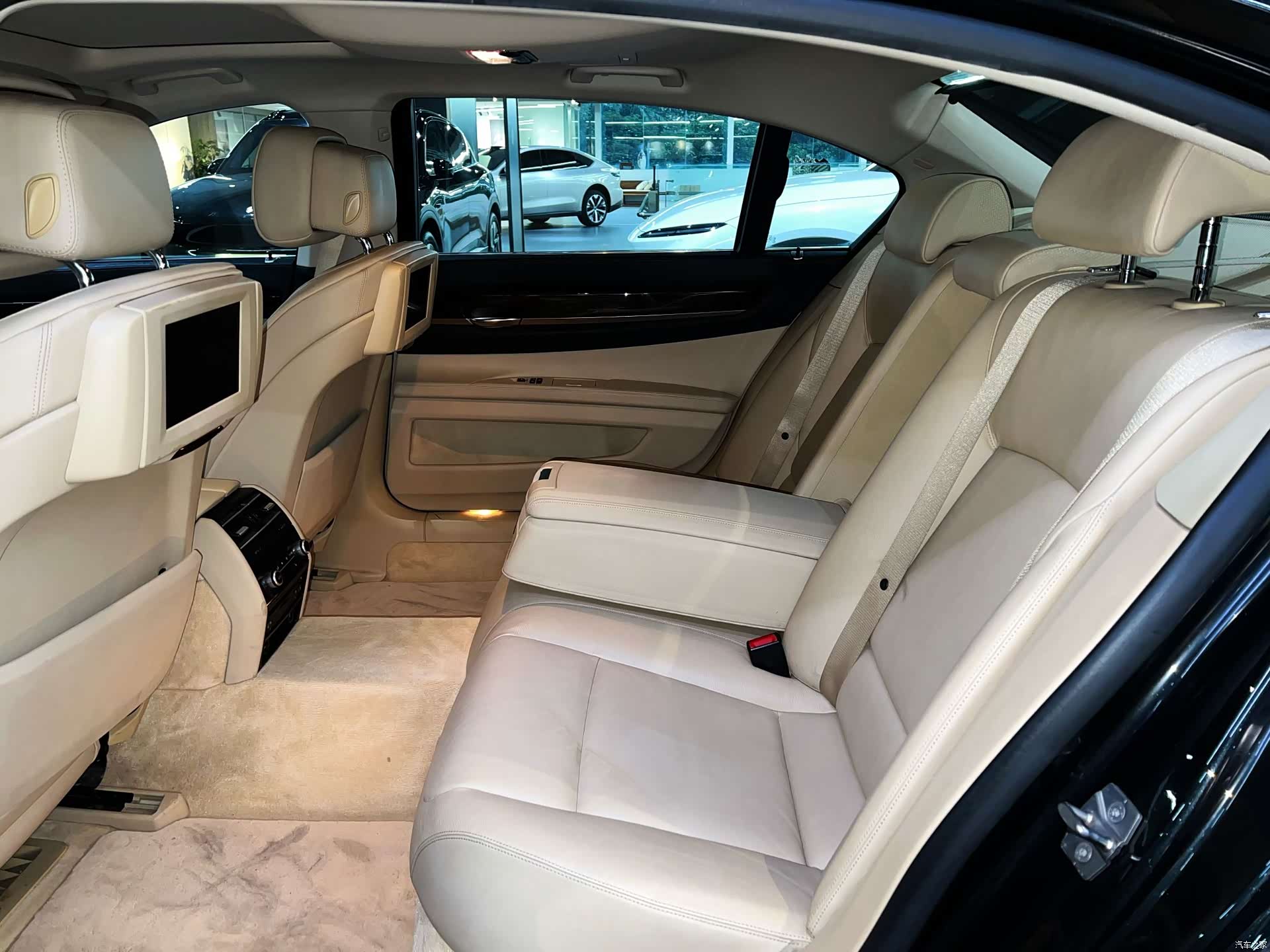BMW 7 Series, 2011 12