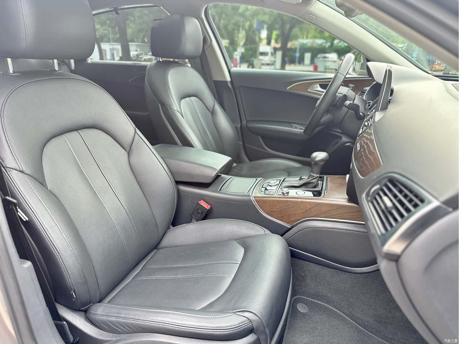 Audi A6L, 2012 51