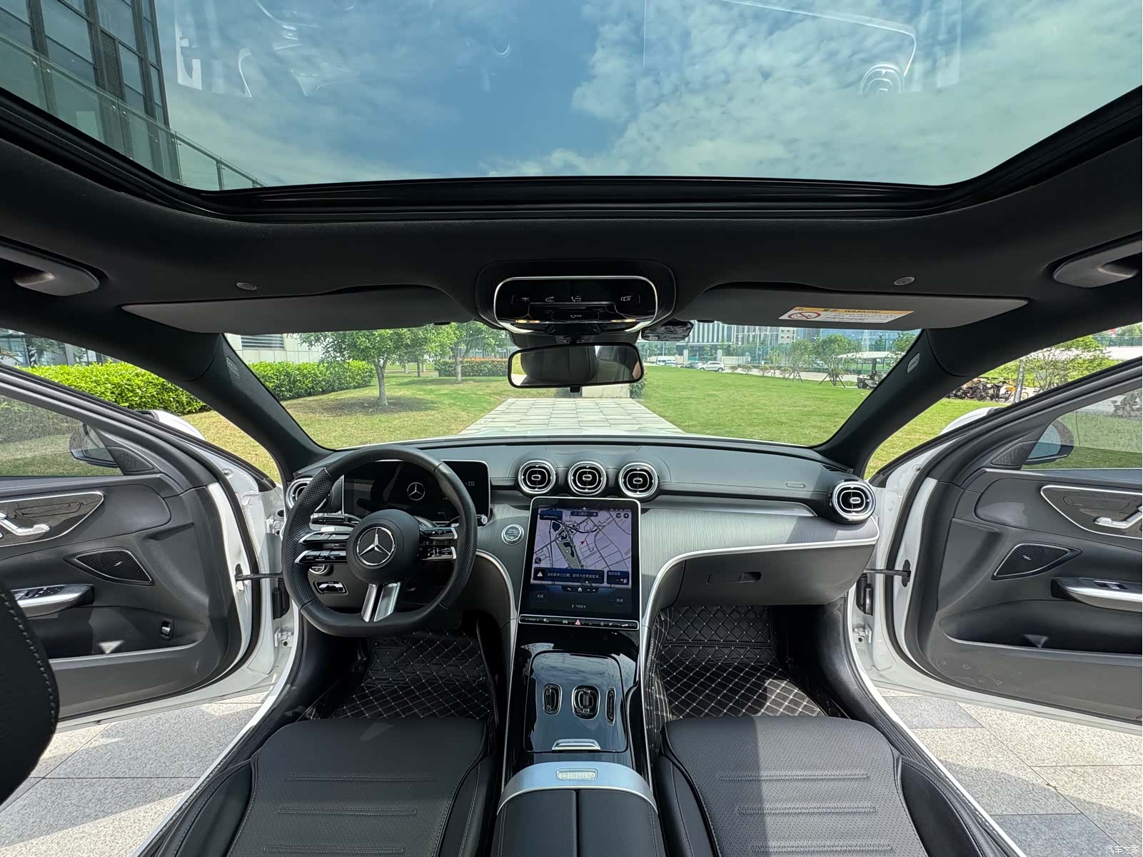 Mercedes-Benz C-Class, 2023 17