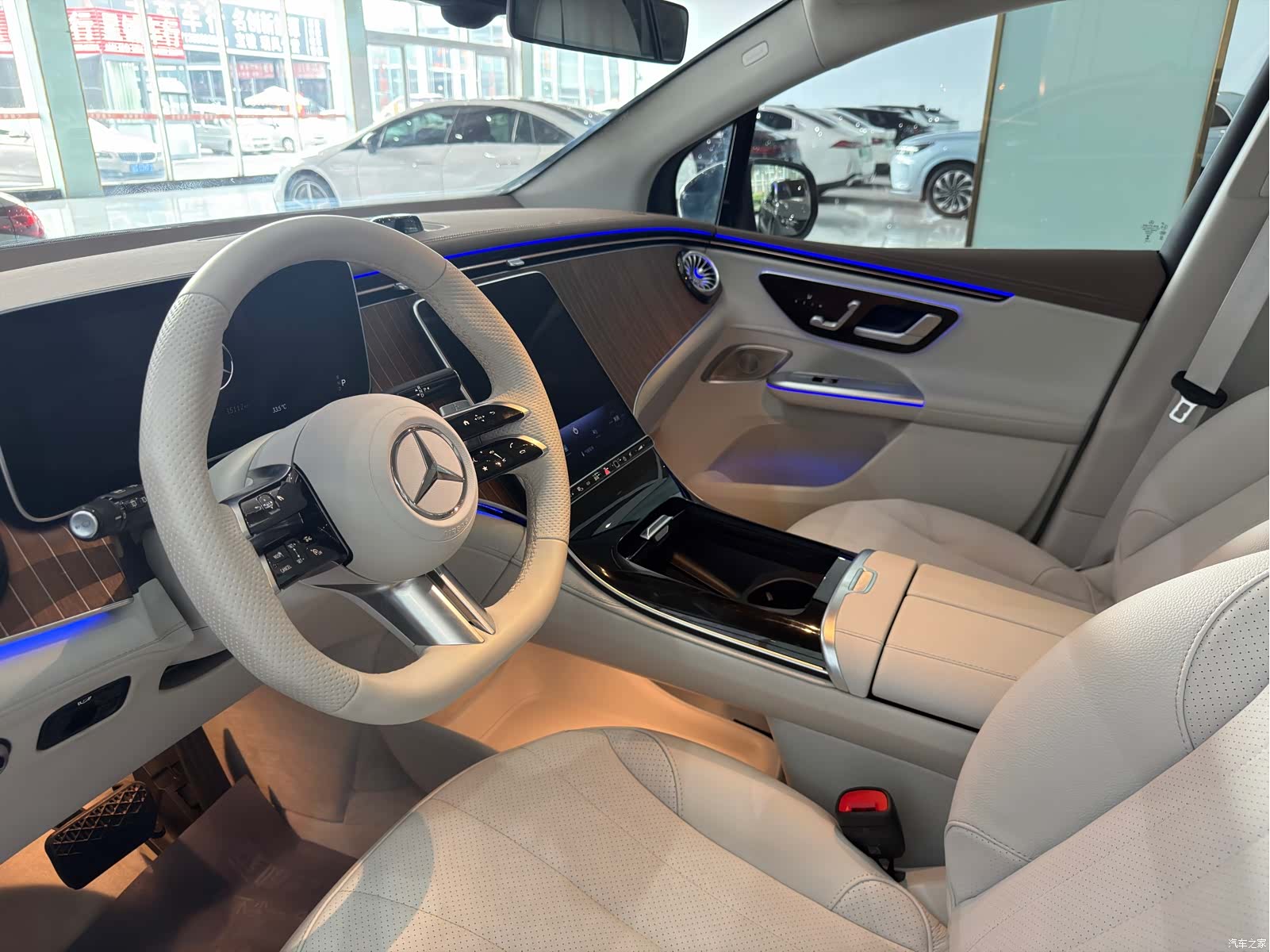 Mercedes-Benz EQE, 2023 4