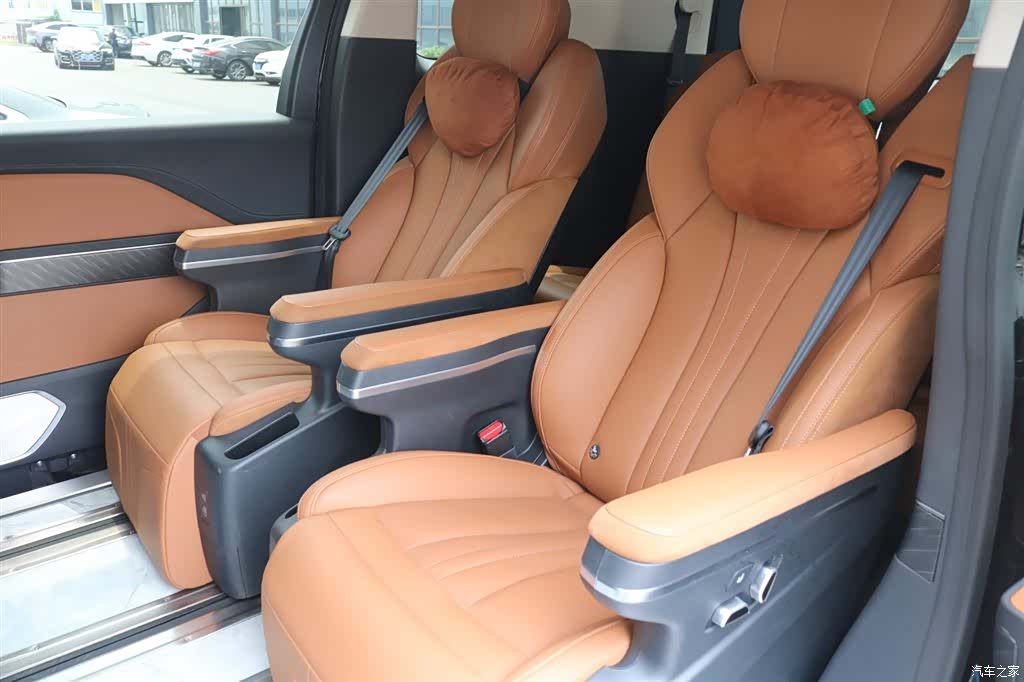 Hongqi HQ9, 2024 12