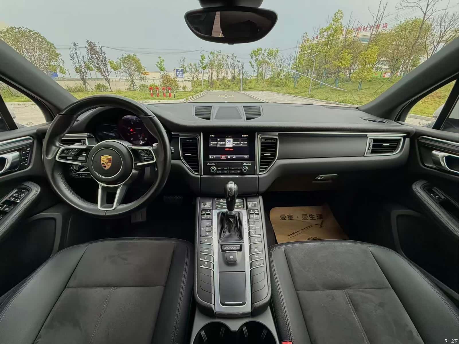 Porsche Macan, 2018 все фото