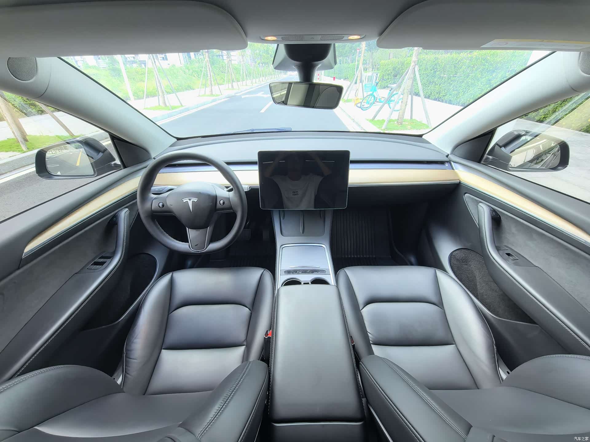 Tesla Model Y, 2022 18