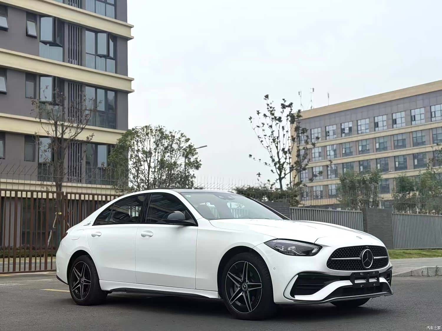 Mercedes-Benz C-Class, 2024 3