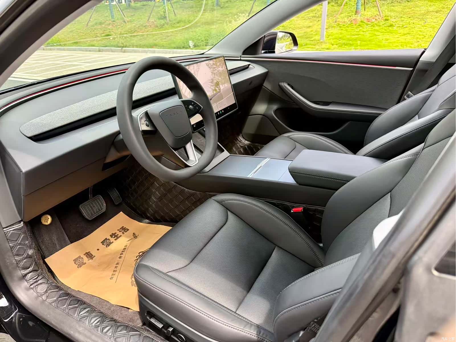 Tesla Model 3, 2024 4