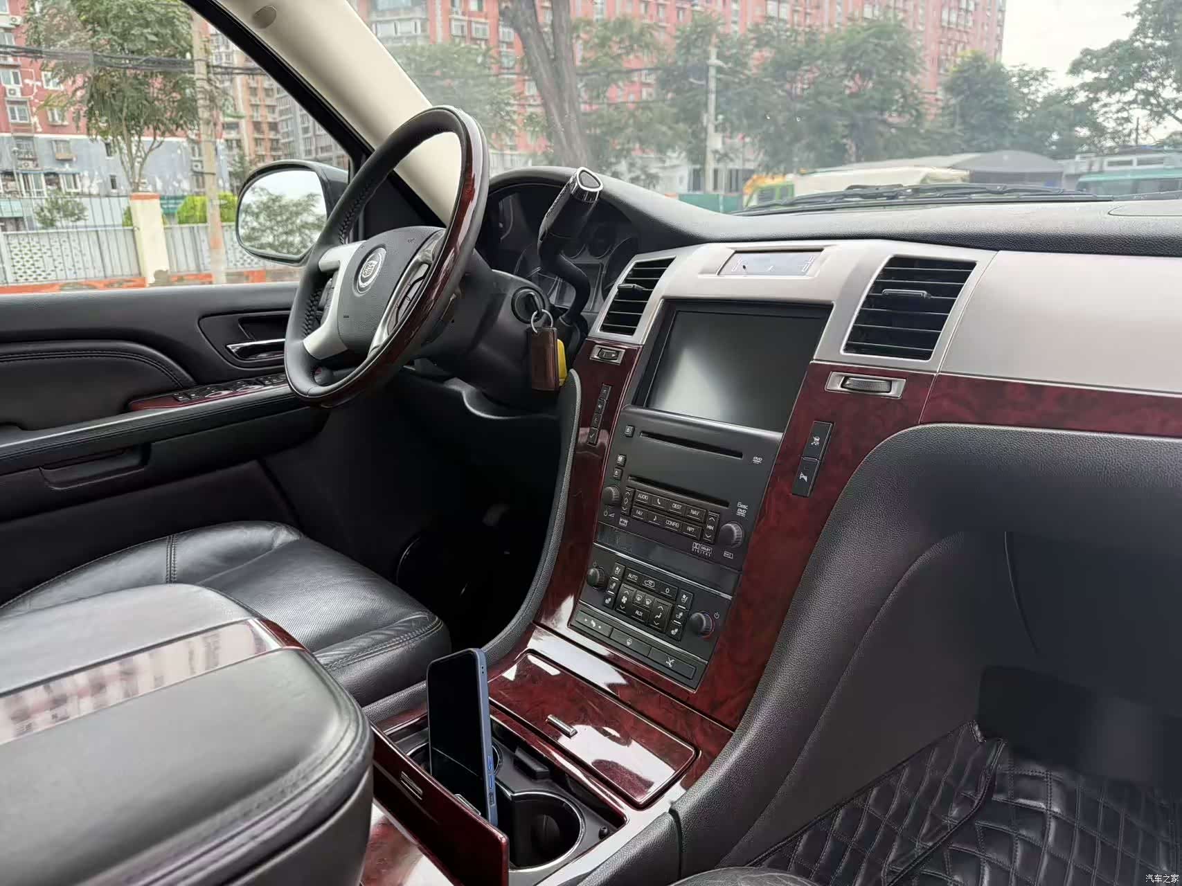 Cadillac Escalade, 2011 16
