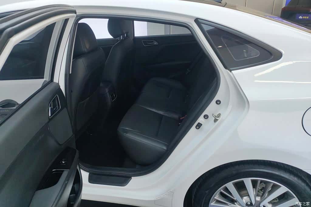 Hyundai GLS, 2019 11