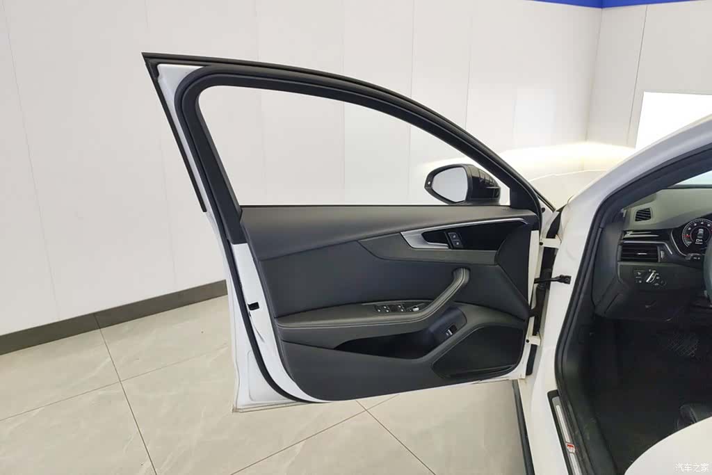 Audi A4L, 2023 7