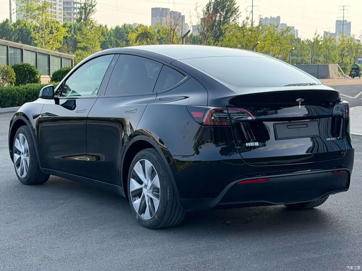 Tesla Model Y, 2023 7