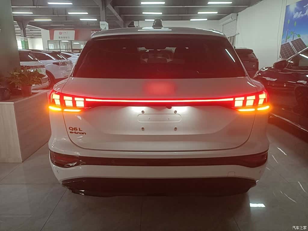 Audi e-tron, 2025 4