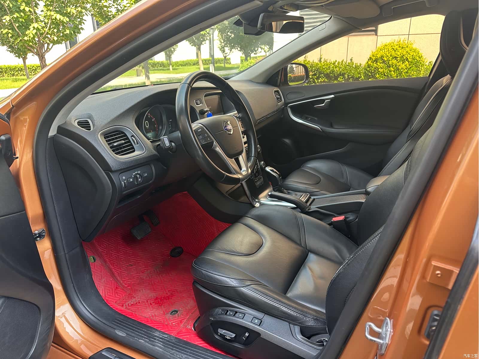 Volvo V40, 2014 все фото