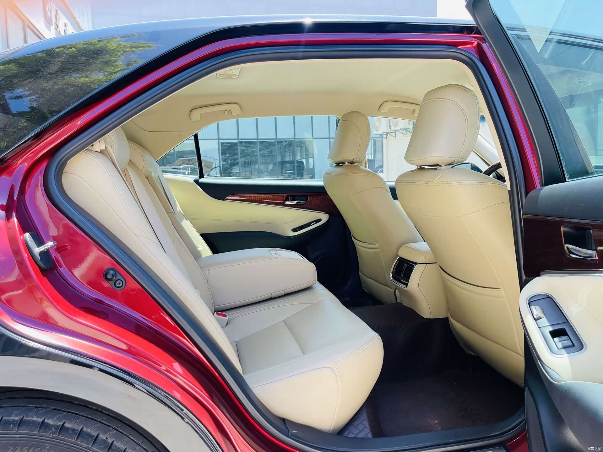 Toyota Crown, 2017 12