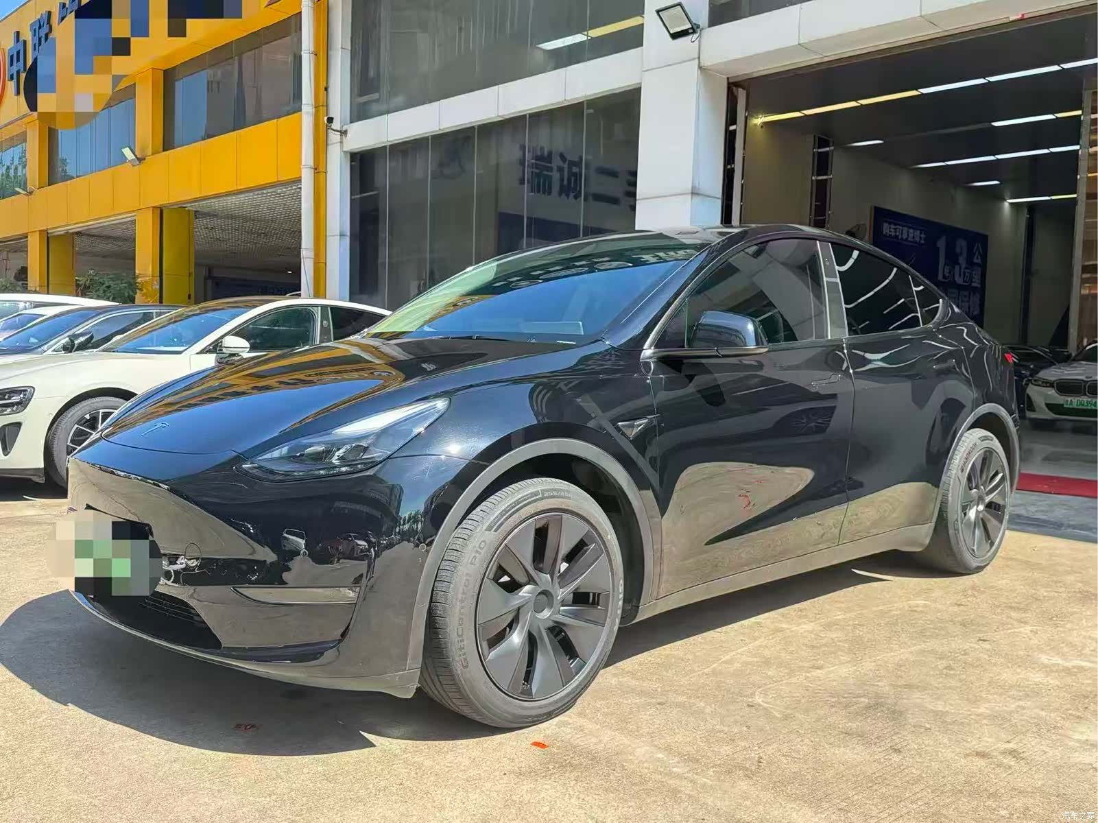 Tesla Model Y, 2023 1