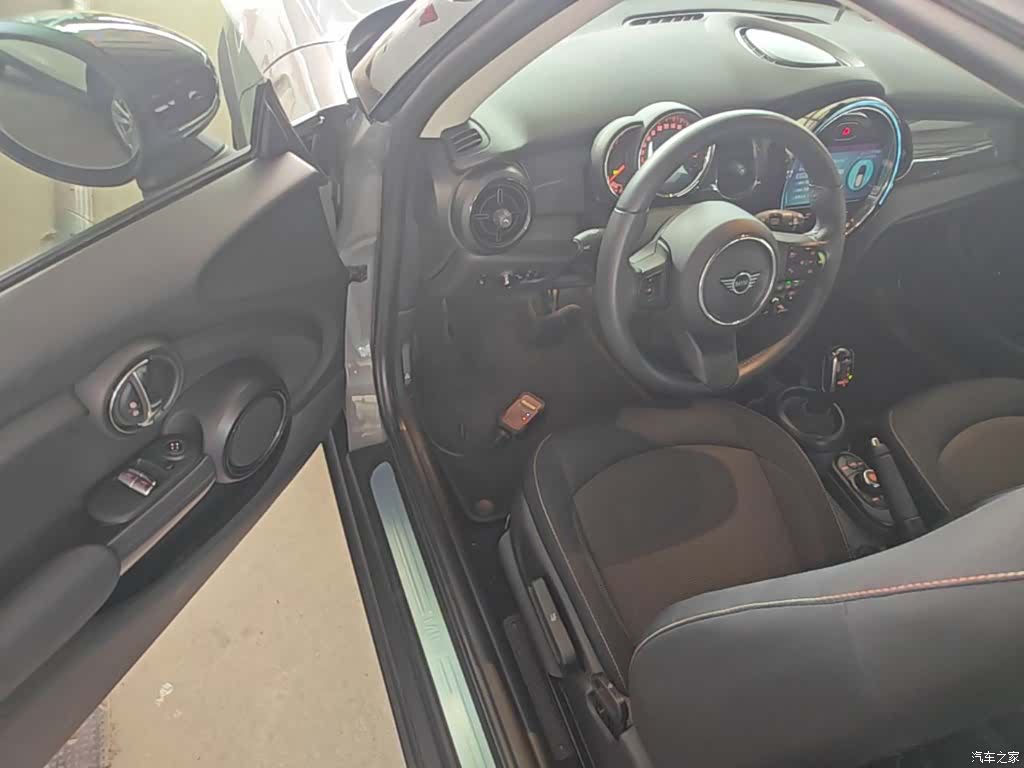 Mini ONE, 2021 15