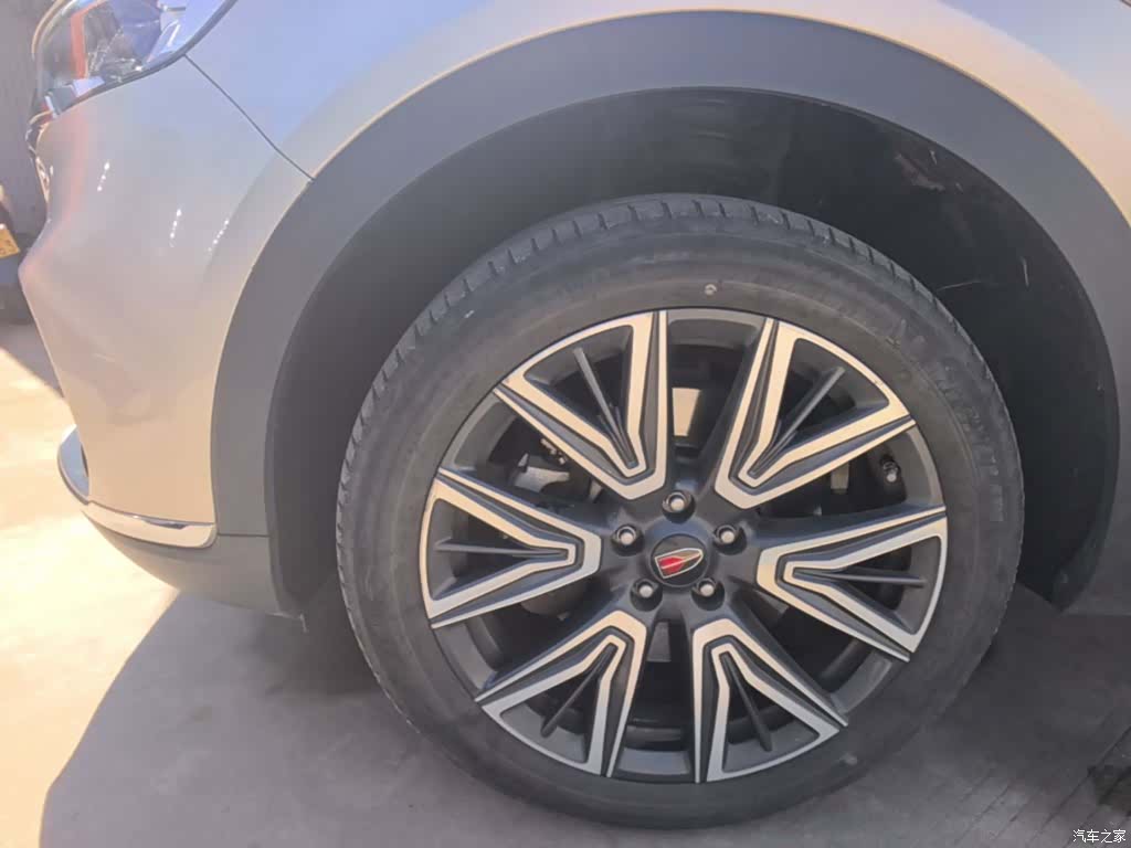 Hongqi HS5, 2022 25