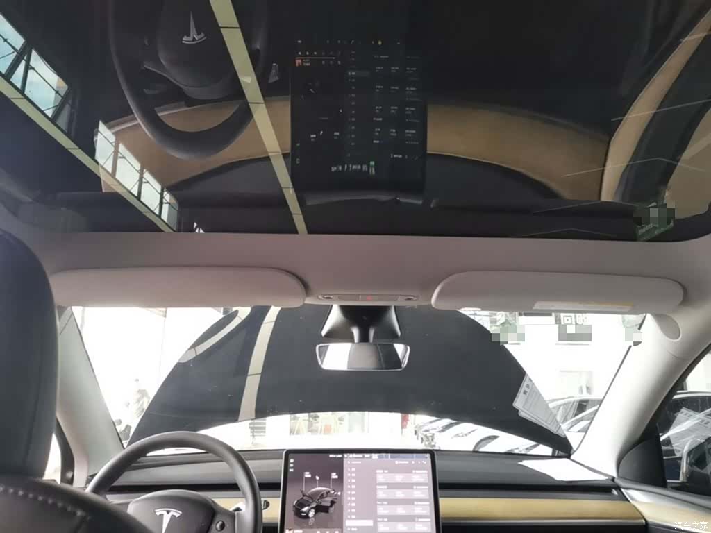 Tesla Model Y, 2023 18