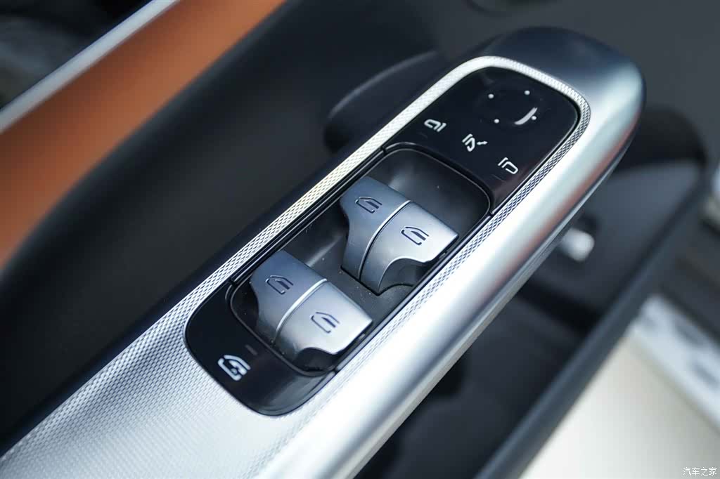 Mercedes-Benz GLC, 2024 10
