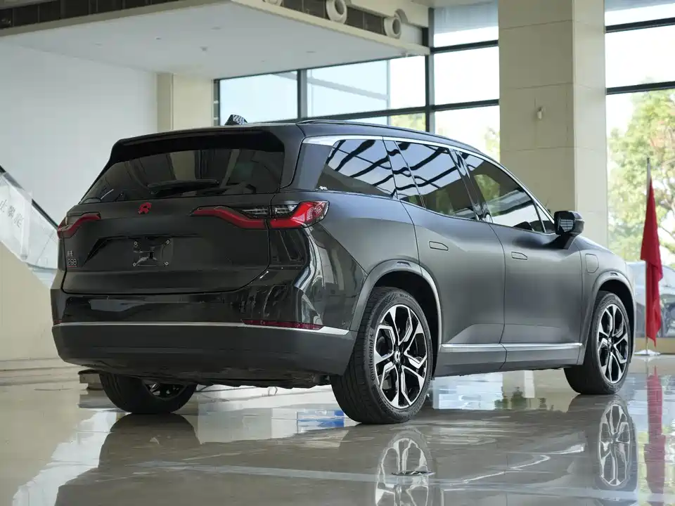 NIO ES8