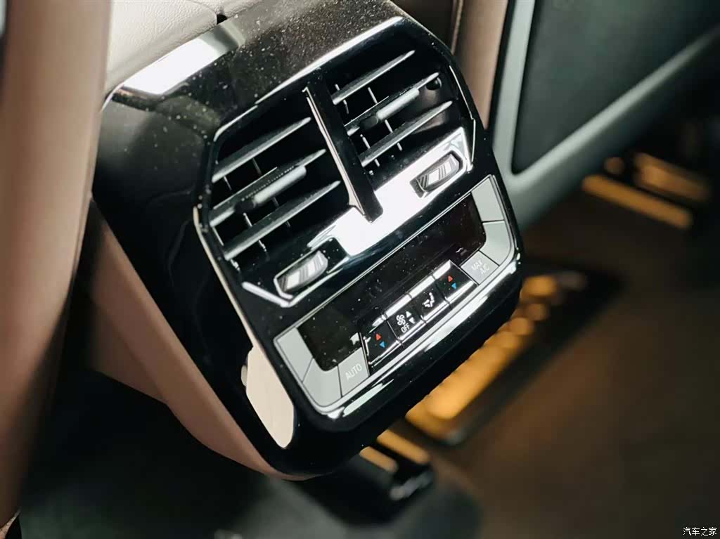BMW iX, 2023 18