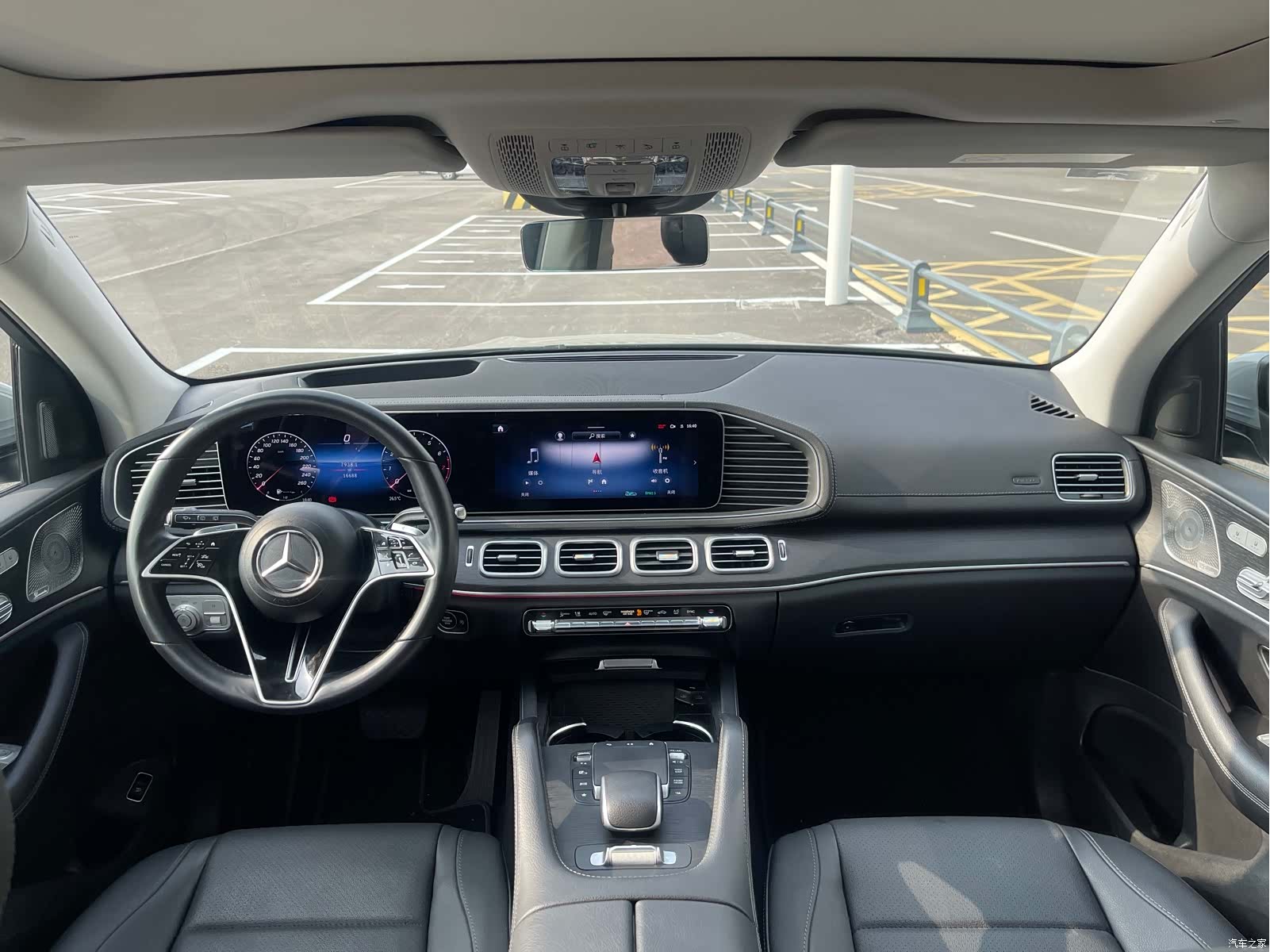 Mercedes-Benz GLE, 2023 все фото