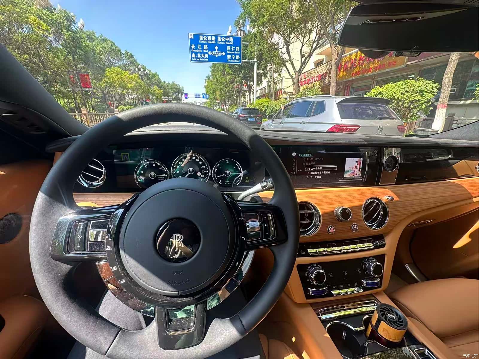 Rolls-Royce Ghost, 2024 8