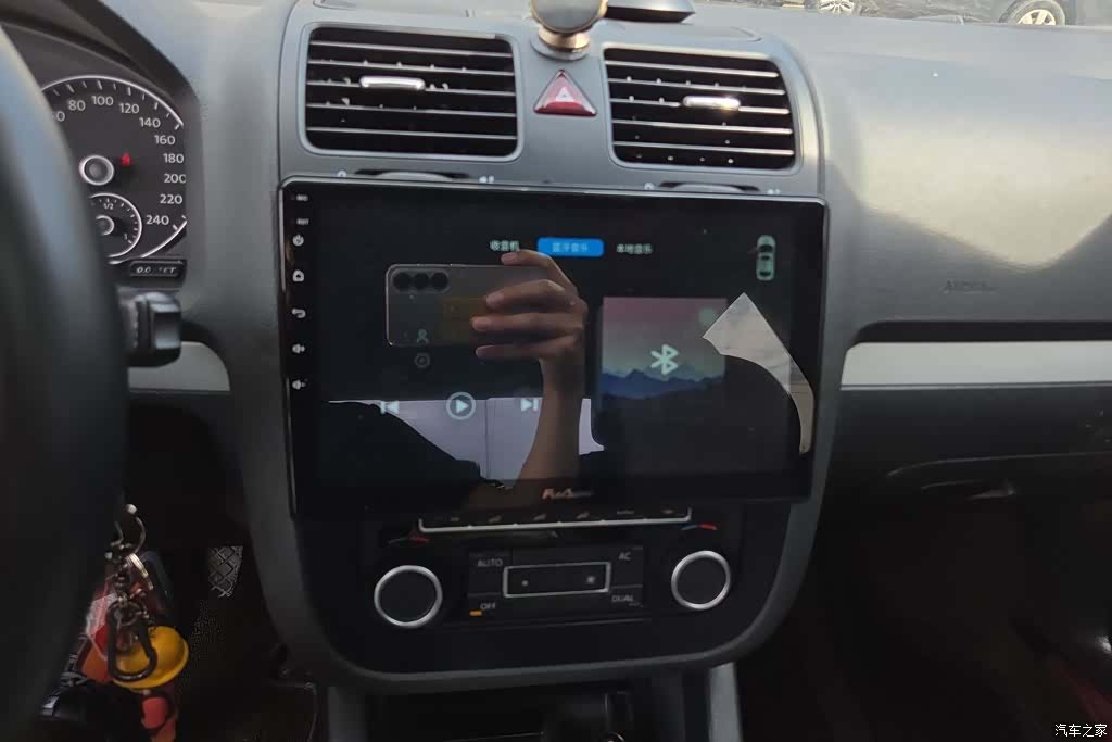 Volkswagen Sagitar, 2012 13