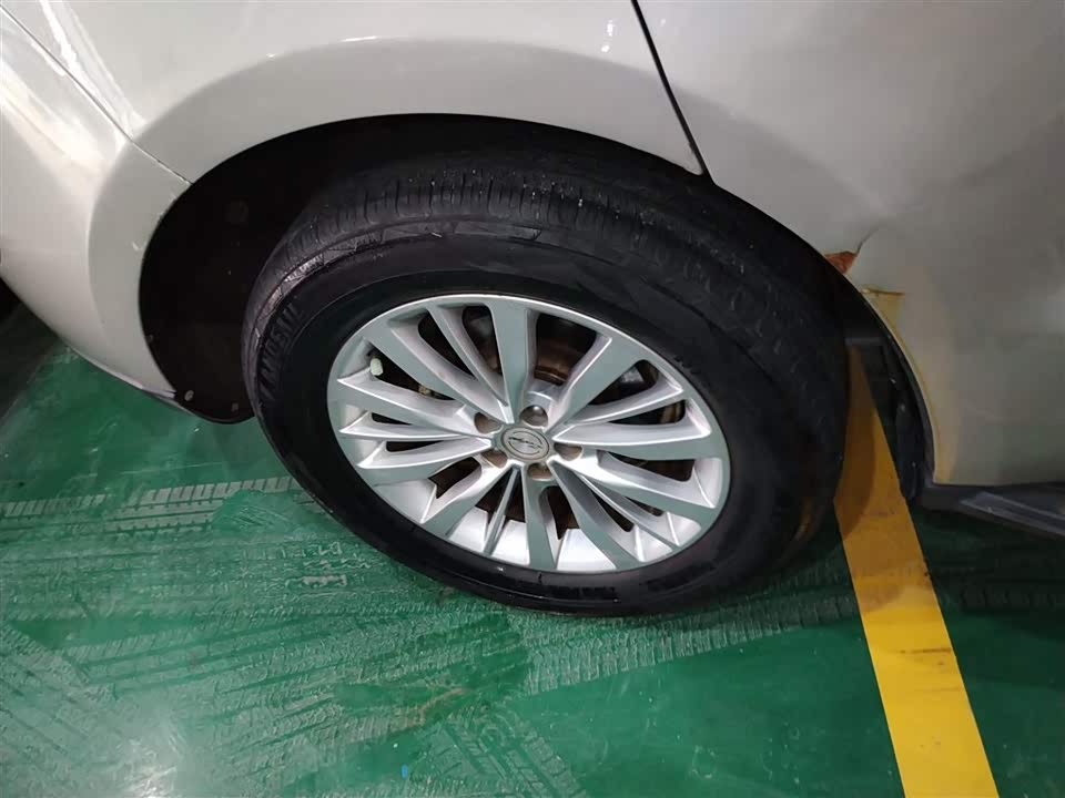 Zotye SR9 Zotye SR9