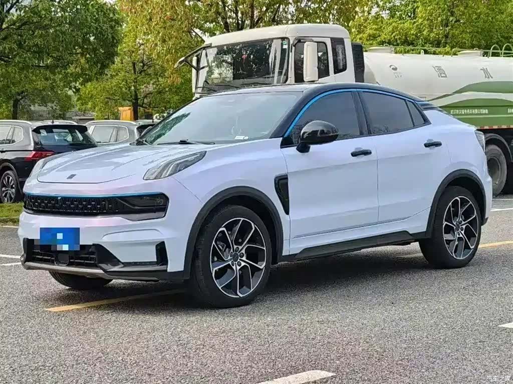 Lynk & Co 02