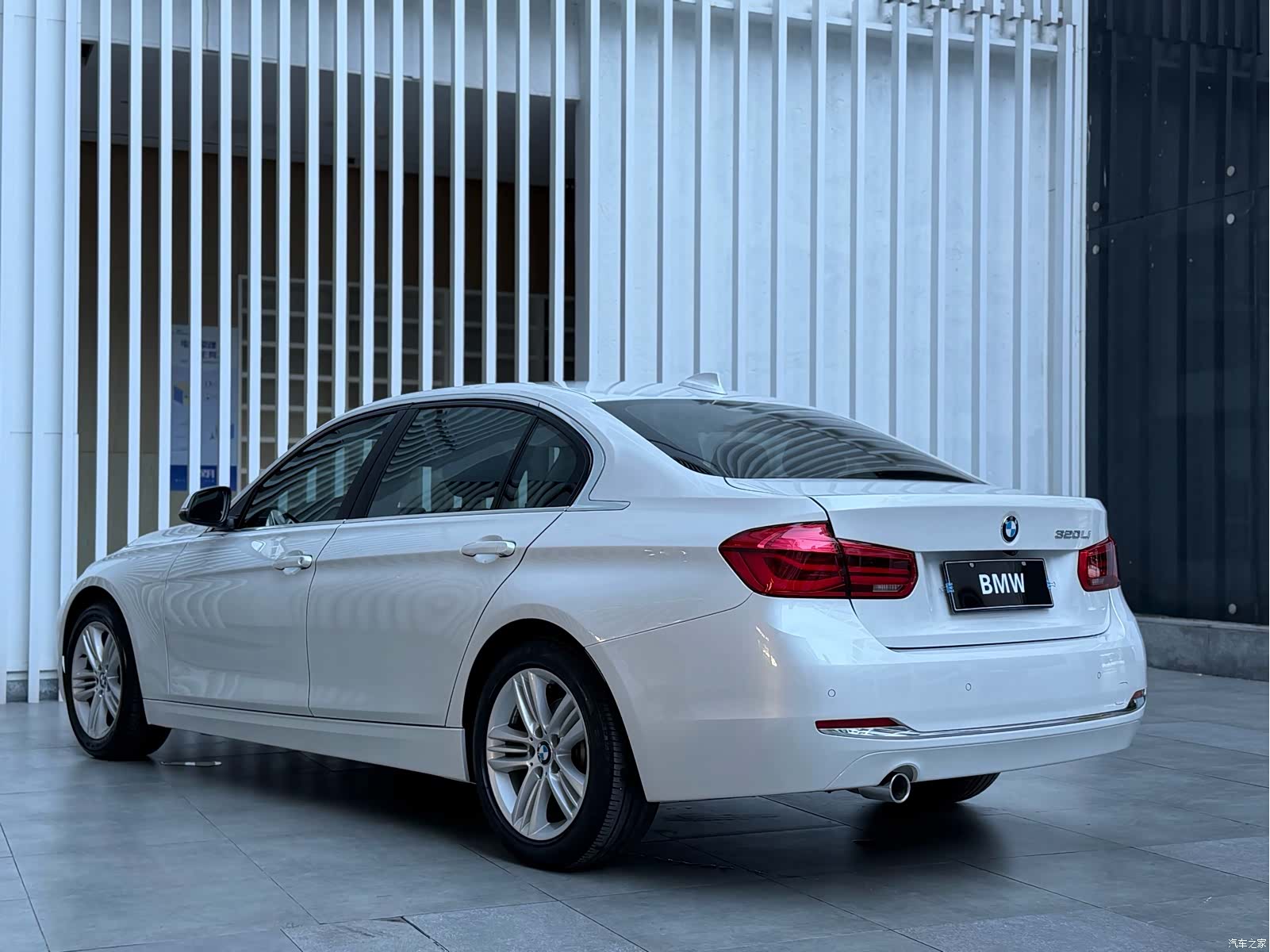 BMW 3 Series, 2016 12