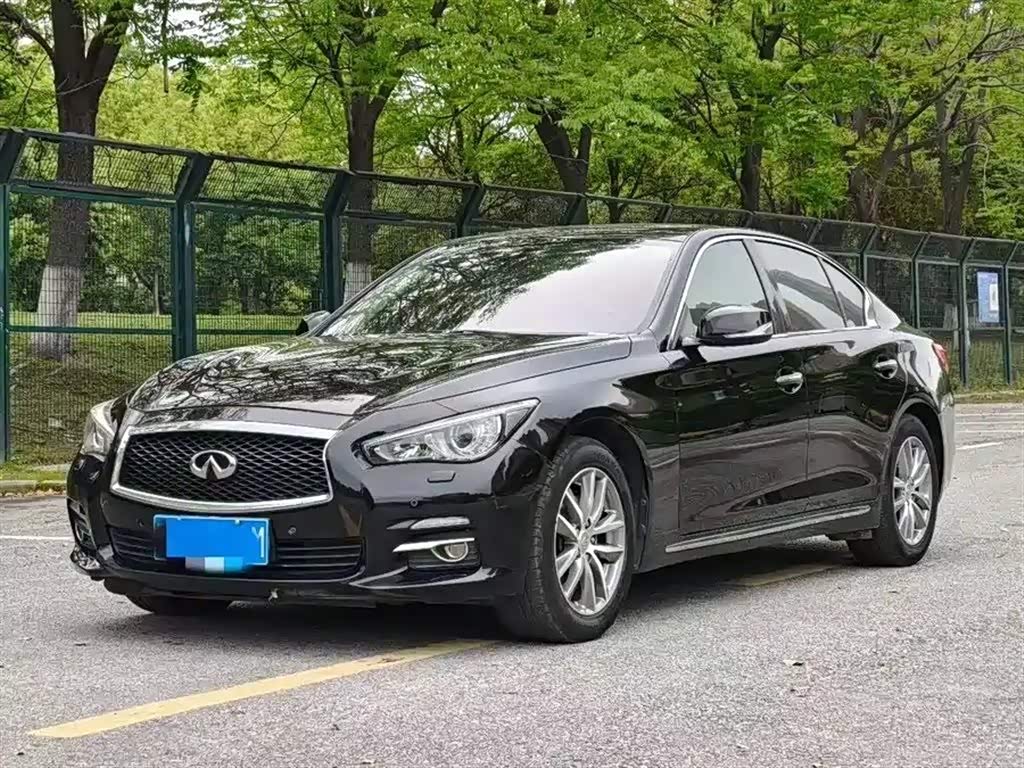 Infiniti Q50L