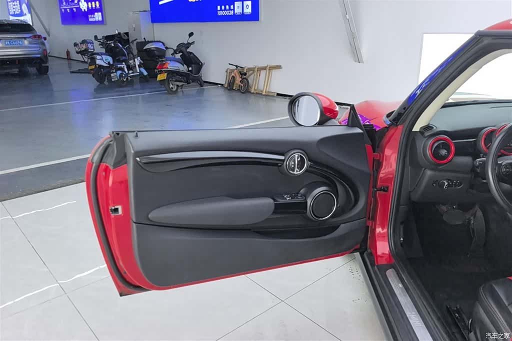 Mini ONE, 2019 7