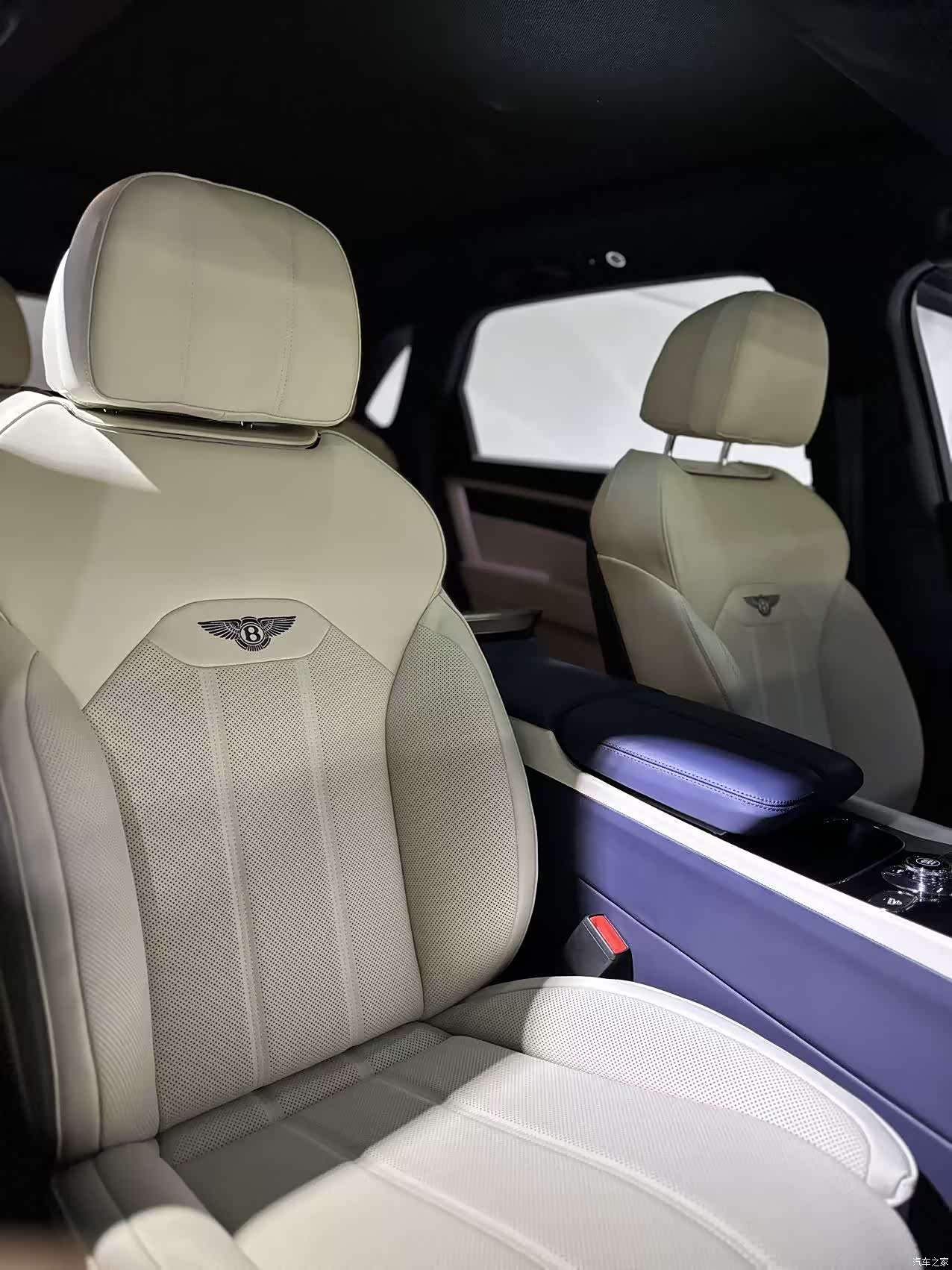 Bentley Bentayga, 2025 4