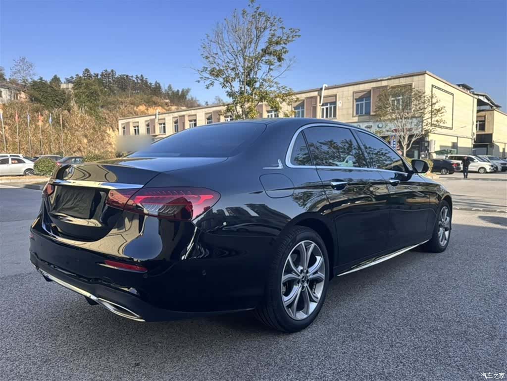 Mercedes-Benz E-Class, 2023 19