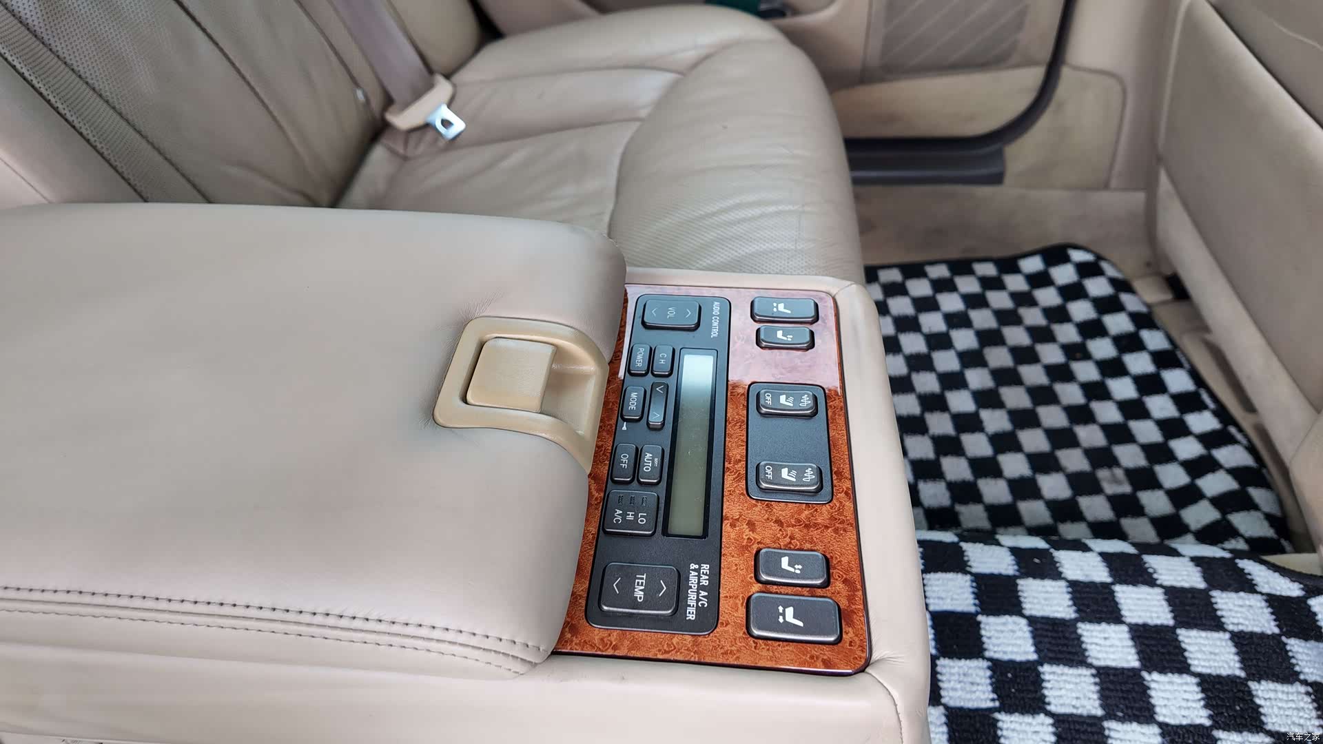 Lexus LS, 2004 59