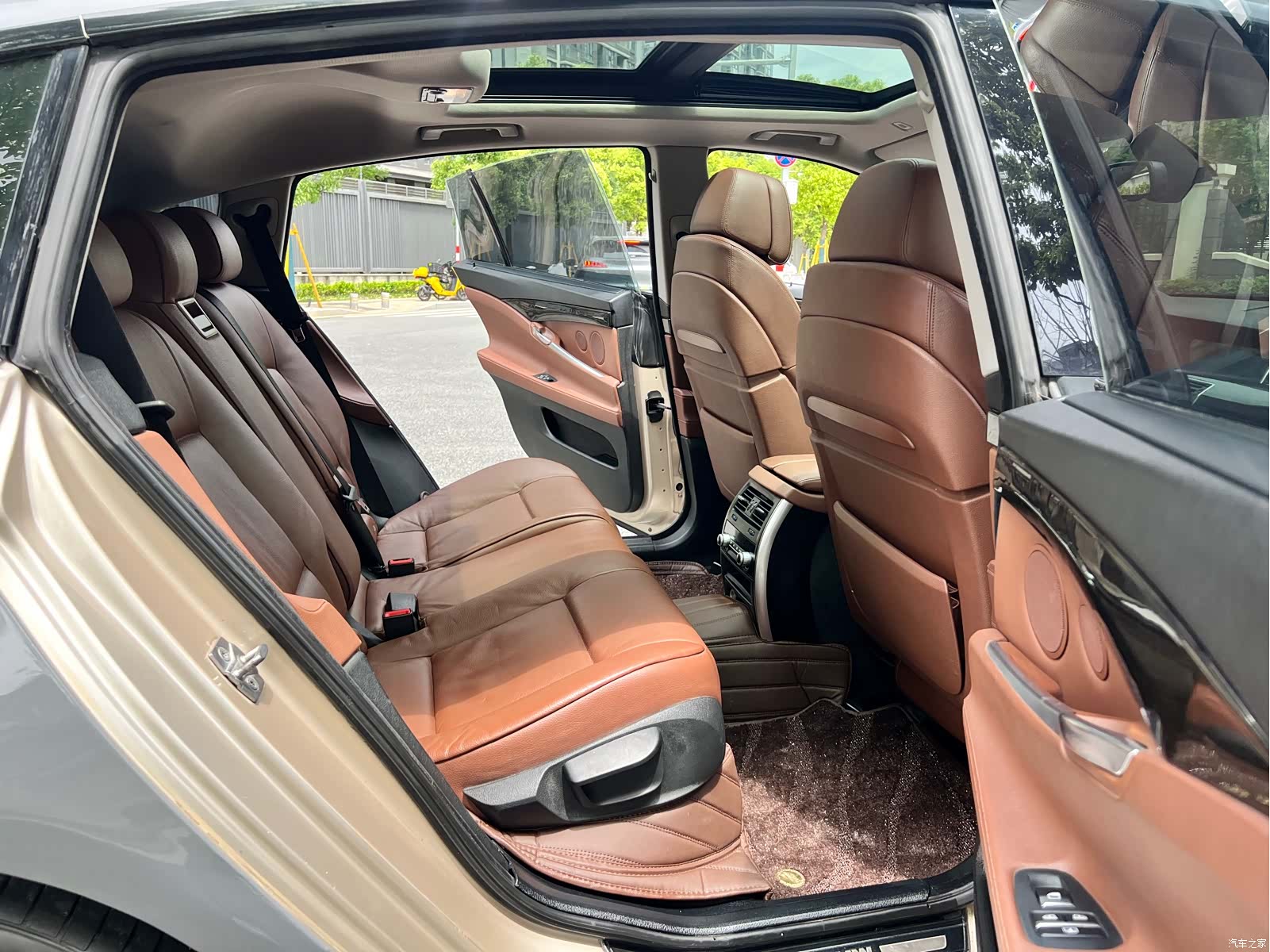 BMW 5 Series, 2010 14
