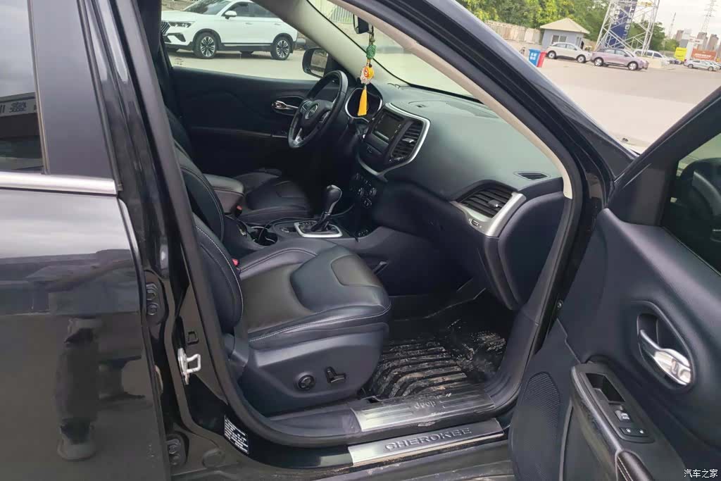 Jeep Cherokee, 2016 8