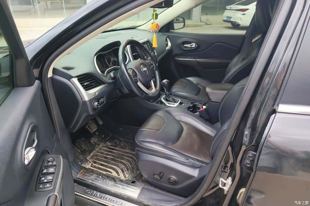 Jeep Cherokee, 2016 9