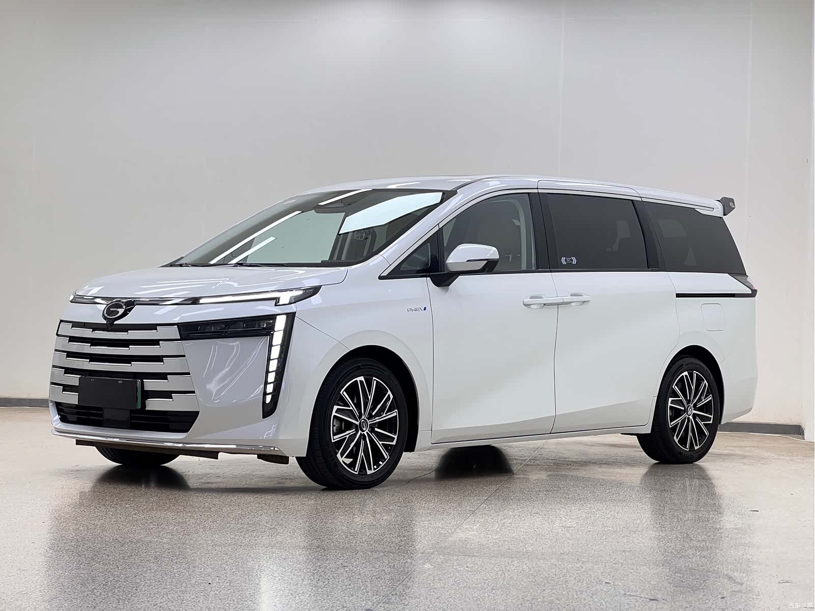 Trumpchi E8, 2024 1