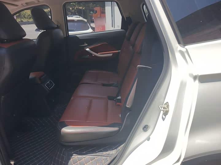 BAIC Huansu S3 2016 S3 L 1.5L МКПП zun xiang xing